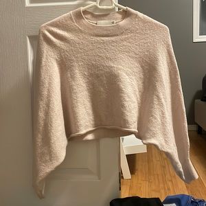 Baby pink never worn Wilfred Artzia cropped sweater!
